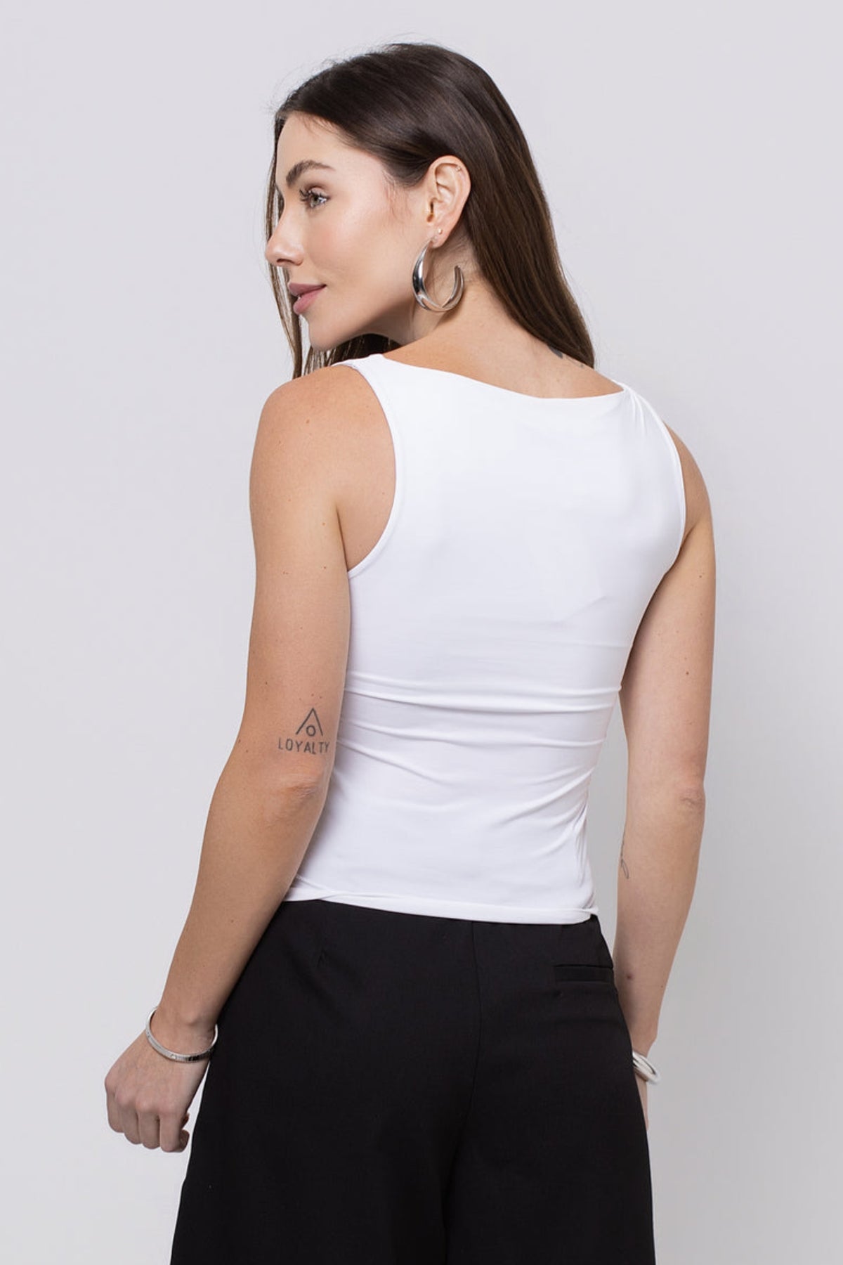 Blusa Bianca Gola Canoa